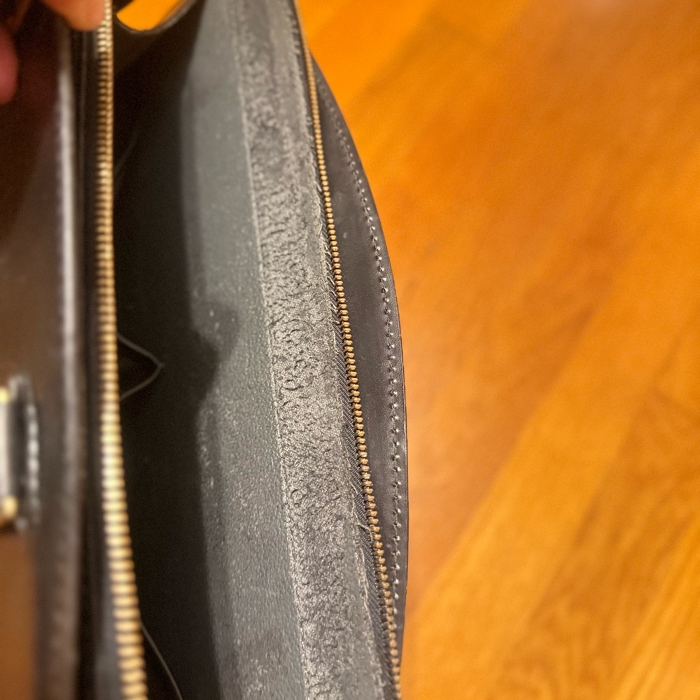 Stylish Black Leather Tote Bag - Picture 5 of 13